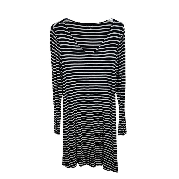 Apt 9 Large Black White Stripe Knit Long Sleeve Dress Large Knee Length Stretchy - Picture 1 of 5